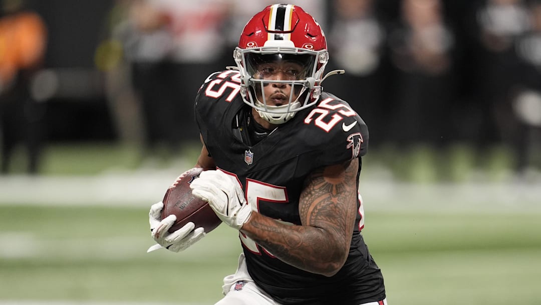 Oct 13, 2025; Atlanta, Georgia, USA; Atlanta Falcons running back Tyler Allgeier (25) carried the ball against the Buffalo Bills during the second half of a game at Mercedes-Benz Stadium. 