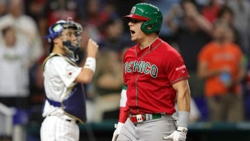 Urías conectó cuadrangular ante Japón