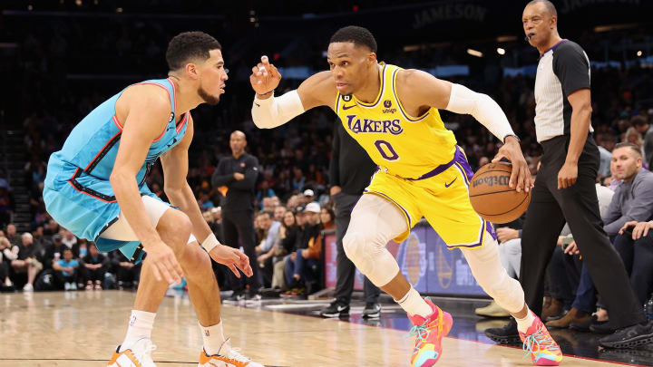 Lakers visitan a los Suns este lunes