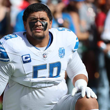 Detroit Lions offensive tackle Penei Sewell (58) 