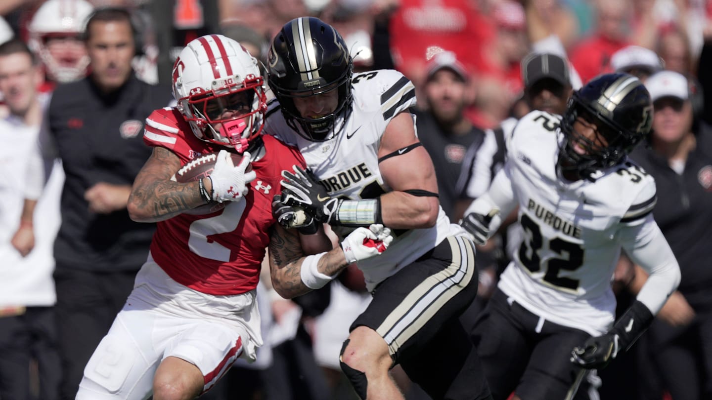 Survey time: We want to hear Wisconsin Badgers fans expectations for football, volleyball