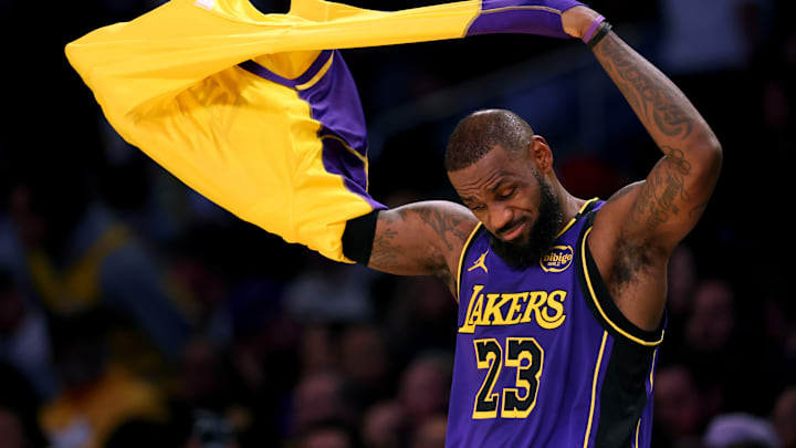 Atlanta Hawks v Los Angeles Lakers