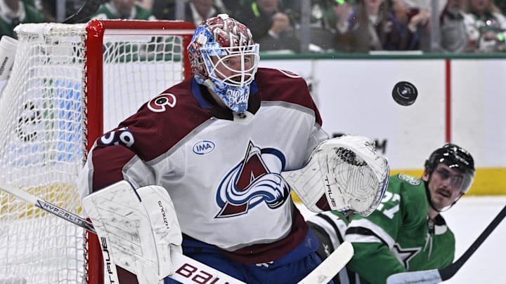 Apr 21, 2025; Dallas, Texas, USA; Colorado Avalanche goaltender Mackenzie Blackwood (39) gives up a puck rebound as Dallas Stars left wing Mason Marchment (27) looks on from the crease during the overtime period in game two of the first round of the 2025 Stanley Cup Playoffs at American Airlines Center. Mandatory Credit: Jerome Miron-Imagn Images