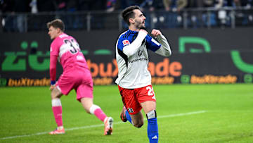 Fabio Vieira jubelt über das 2:1 in der Nachspielzeit