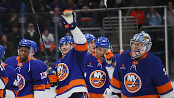 Carolina Hurricanes v New York Islanders