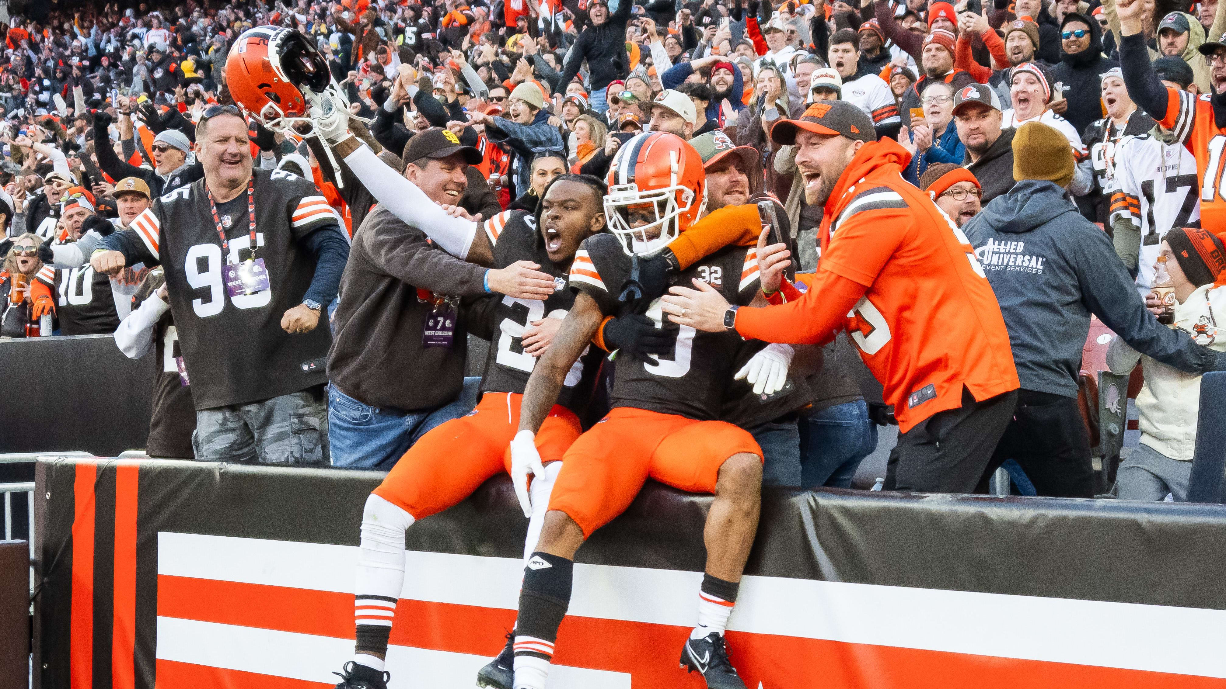 Nov 19, 2023; Cleveland, Ohio, USA; Cleveland Browns cornerback Martin Emerson Jr. (23) and