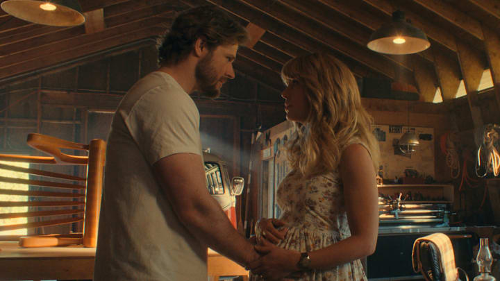 Virgin River S7. (L to R) Callum Kerr as Everett and Jessica Rothe as Sarah in Episode #706 of Virgin River S7