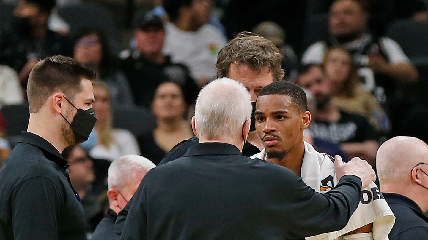 has-brian-wright-done-a-good-job-as-the-spurs-gm