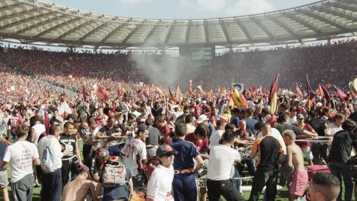 Roma fans celebrate