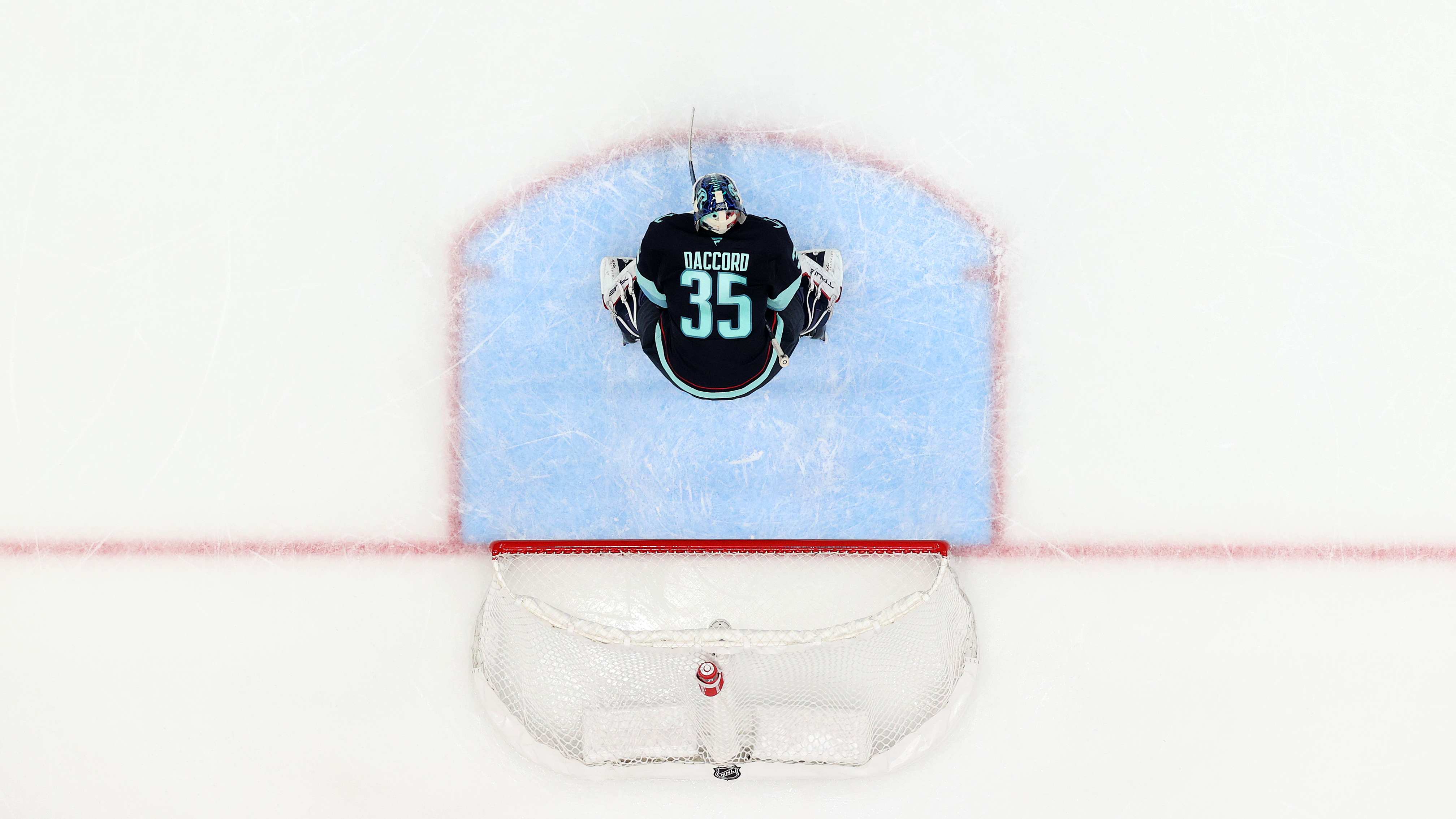 ジョーイ・ダコードはNHL最高のゴールキーパーの一人として静かに頭角を現しつつある