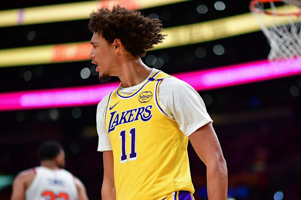 The center of Los Angeles Lakers Jaxson Hayes (11) reacts after marked a basket against New York Knicks during the second half 