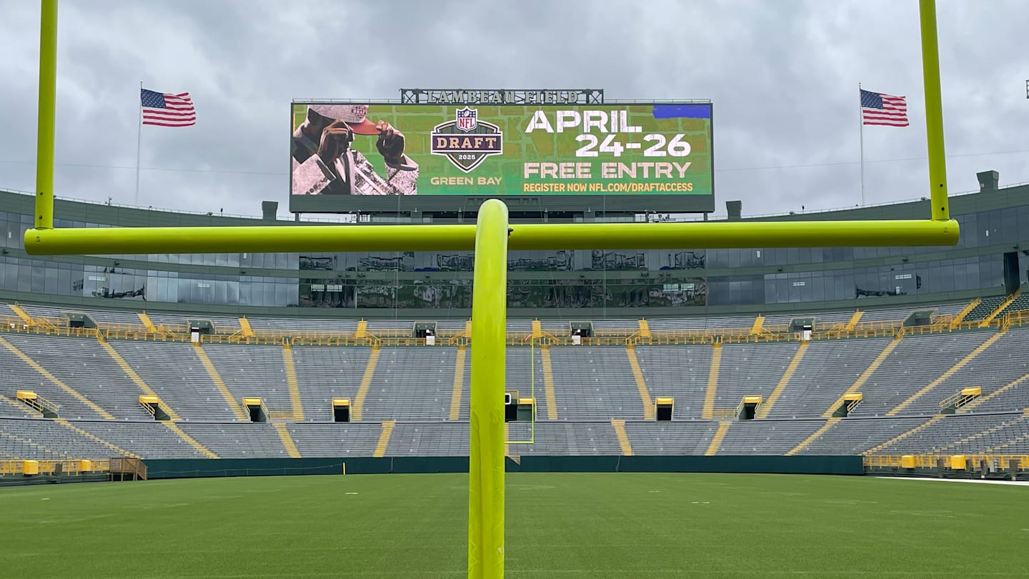 Packers Go ‘Out of Character’ in Peter Schrager’s NFL Mock Draft for ESPN