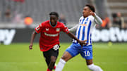 Jean-Paul Boetius hat die Fußballschuhe wieder an