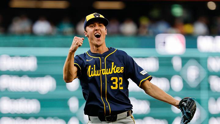 Milwaukee Brewers v Seattle Mariners