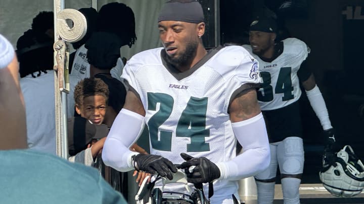 Eagles safety James Bradberry takes the practice field during training camp.