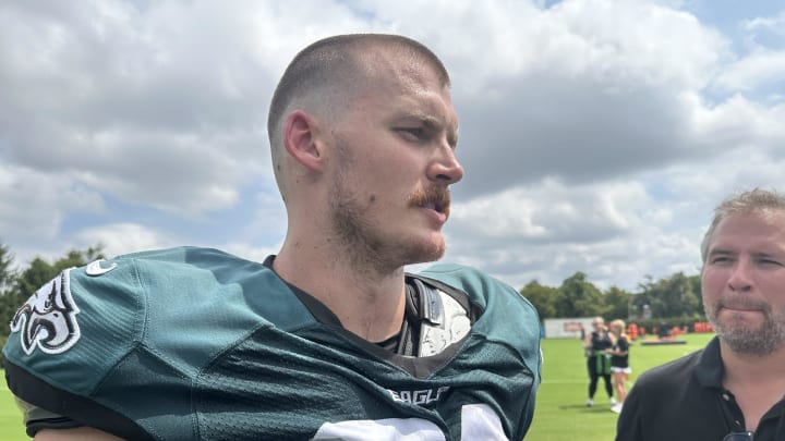 Eagles TE Grant Calcaterra