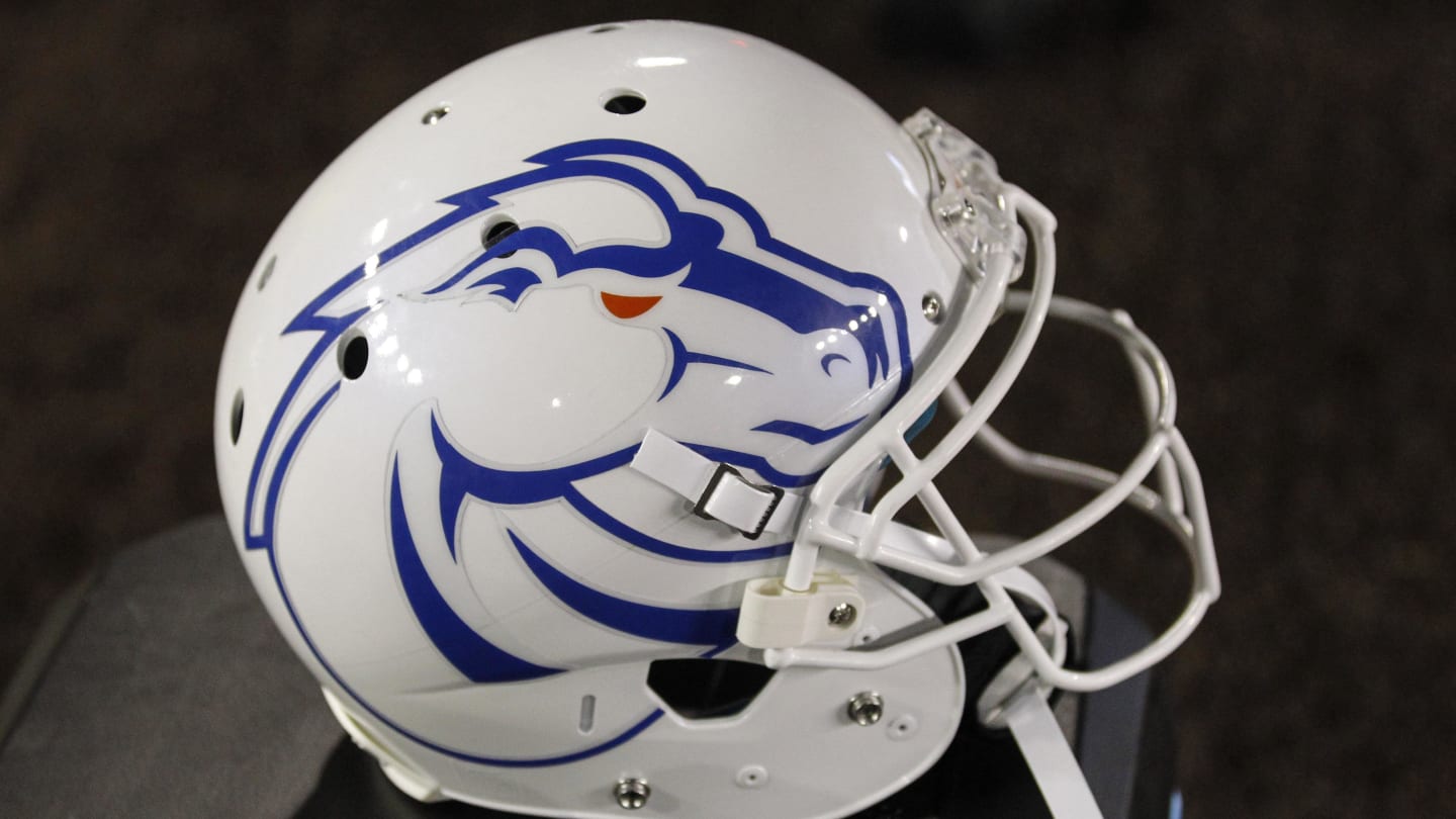 6'4" 2025 EDGE Lucien Holland Commits To Boise State Football