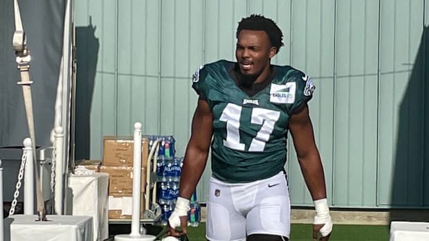 Eagles LB Nakobe Dean