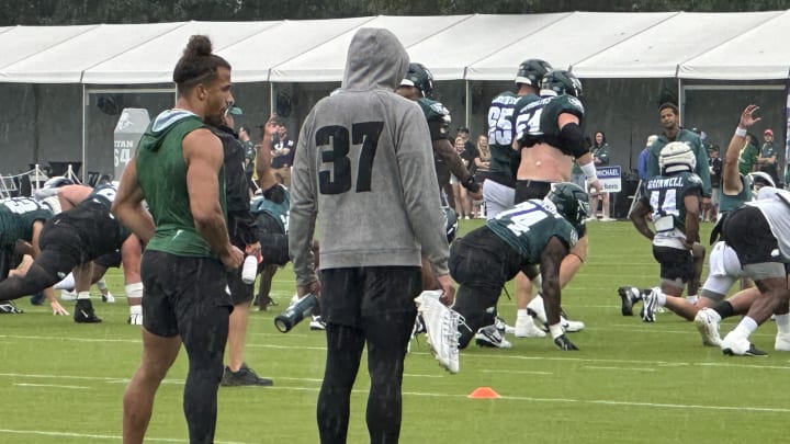 Eagles safeties Sydney Brown and Caden Sterns watch practice as they continue to rehab knee injuries, though their return could happen after the tea'ms bye week.