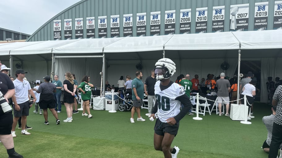 Eagles rookie Quinyon Mitchell takes the field for practice during training camp. | Ed Kracz/Eagles on SI