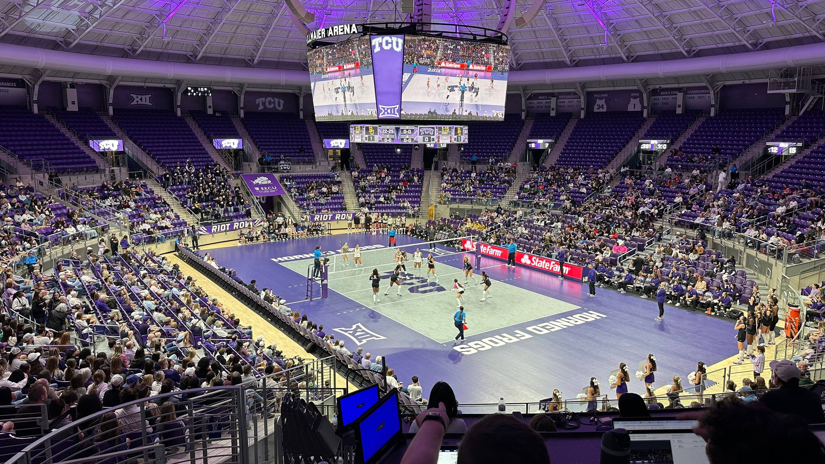 TCU Womens Sports Split Volleyball Matches as Triathlon Heads to Nationals