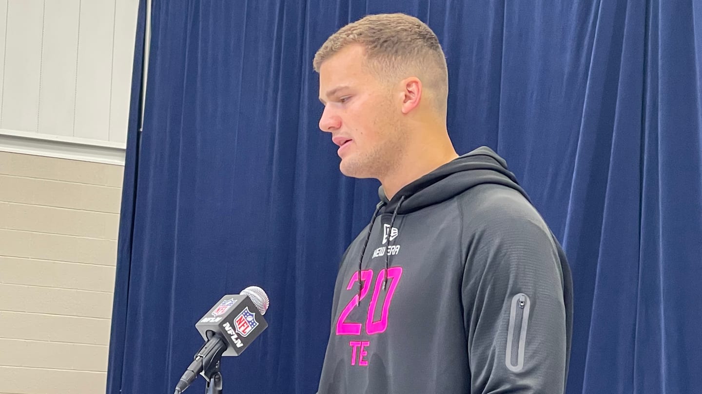 Mason Taylor Lands with Dolphins Division Rival