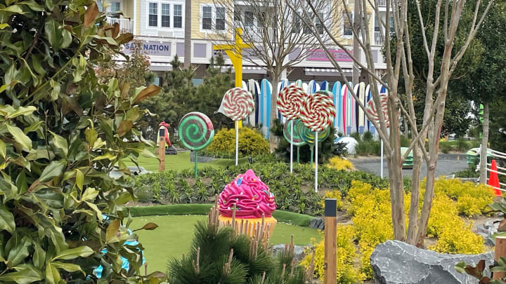 A miniature golf course is under construction at Festival Plaza at Pier Village in Long Branch. May 3, 2024.