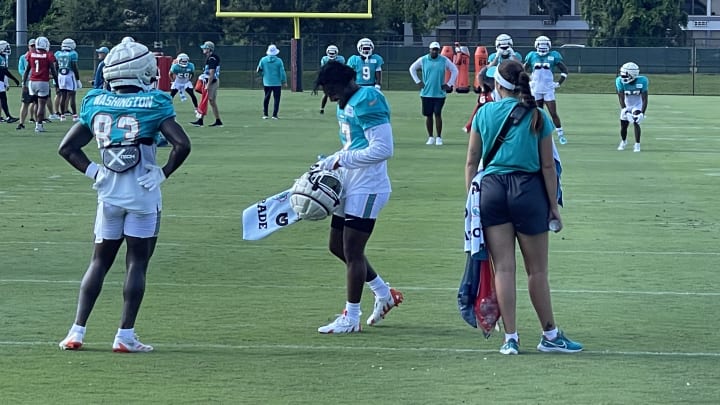 Miami Dolphins WR Jaylen Waddle before the start of the joint practice with the Tampa Bay Buccaneers on Wednesday.