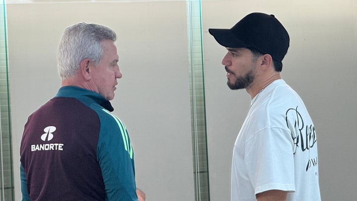 Henry Martin reportó con el Tri del Vasco previo a los partidos de preparación ante Suiza y Turquía, ahora es baja para esos partidos y la Copa Oro Henry Martin reportó con el Tri del Vasco previo a los partidos de preparación ante Suiza y Turquía, ahora es baja para esos partidos y la Copa Oro