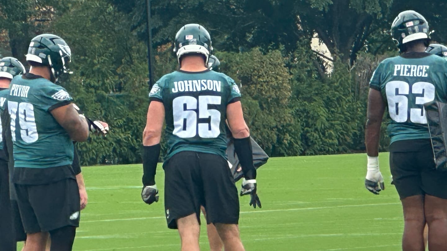eagles nike slides