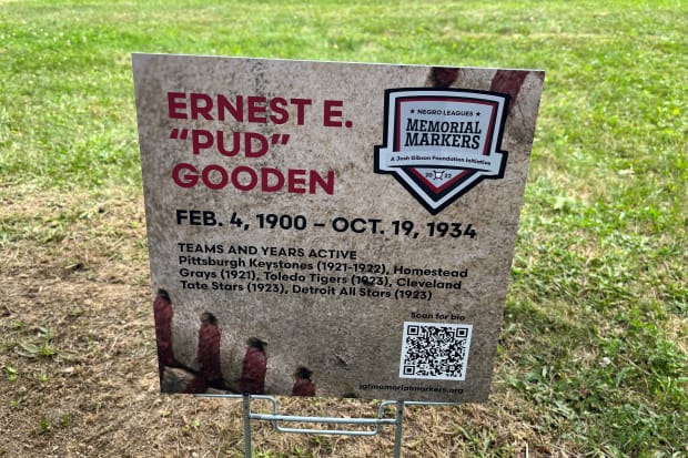 Grave marker sign providing more info about Negro Leagues player Ernest E. “Pud” Gooden.