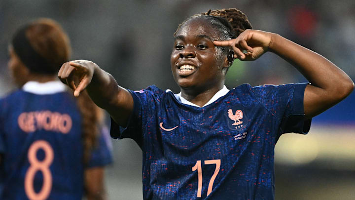 Les Bleues espèrent disputer la Coupe du monde féminine en 2027. Les Bleues espèrent disputer la Coupe du monde féminine en 2027.