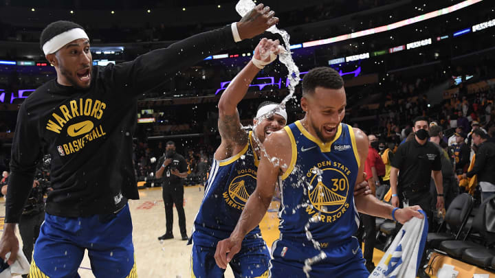 Stephen Curry y los Warriors derrotaron a Lakers