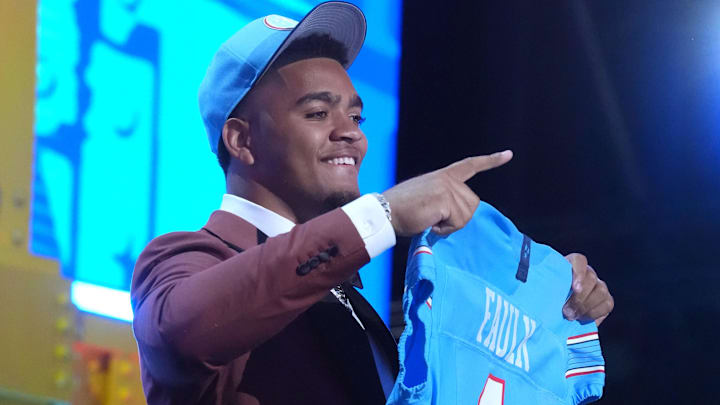 Apr 23, 2026; Pittsburgh, PA, USA; Auburn Tigers defensive end Keldric Faulk is selected by the Tennessee Titans as the number 31 pick during the 2026 NFL Draft at Acrisure Stadium. Mandatory Credit: Kirby Lee-Imagn Images