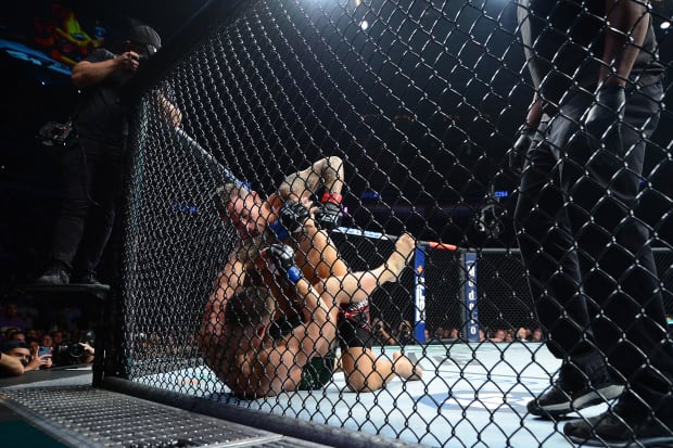 UFC News: Dustin Poirier Pokes Fun at Conor McGregor in Possible Retirement Post