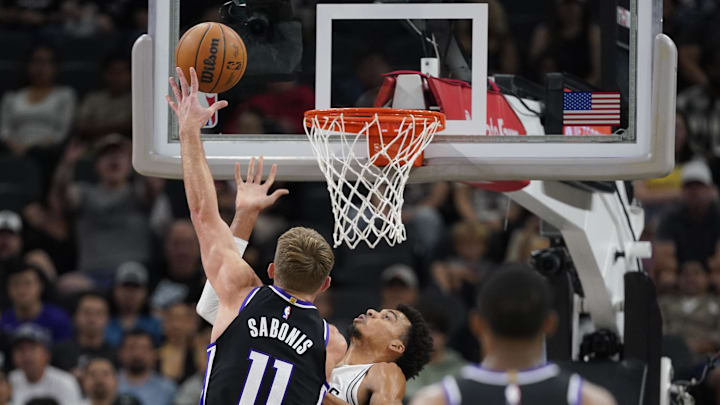 Wembanyama is averaging 18.3 points, 10.2 rebounds, and 4.0 blocks per game this season. Wembanyama is averaging 18.3 points, 10.2 rebounds, and 4.0 blocks per game this season.