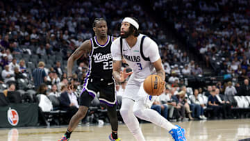 Anthony Davis, Dallas Mavericks and Keon Ellis, Sacramento Kings