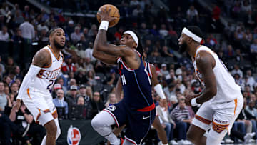 Phoenix Suns v Los Angeles Clippers