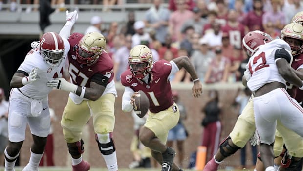 Tommy Castellanos runnin