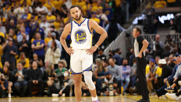 Stephen Curry no pudo encestar triples en el quinto partido