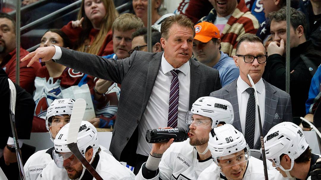 Mar 27, 2025; Denver, Colorado, USA; Los Angeles Kings head coach Jim Hiller in the first period against the Los Angeles Kings at Ball Arena. Mandatory Credit: Isaiah J. Downing-Imagn Images Mar 27, 2025; Denver, Colorado, USA; Los Angeles Kings head coach Jim Hiller in the first period against the Los Angeles Kings at Ball Arena. Mandatory Credit: Isaiah J. Downing-Imagn Images