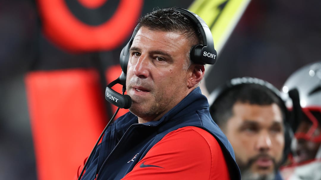 New England Patriots head coach Mike Vrabel
