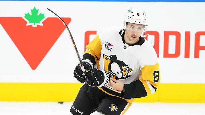 Pittsburgh Penguins left wing Michael Bunting