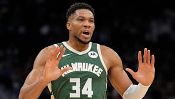 Sacramento Kings v Milwaukee Bucks