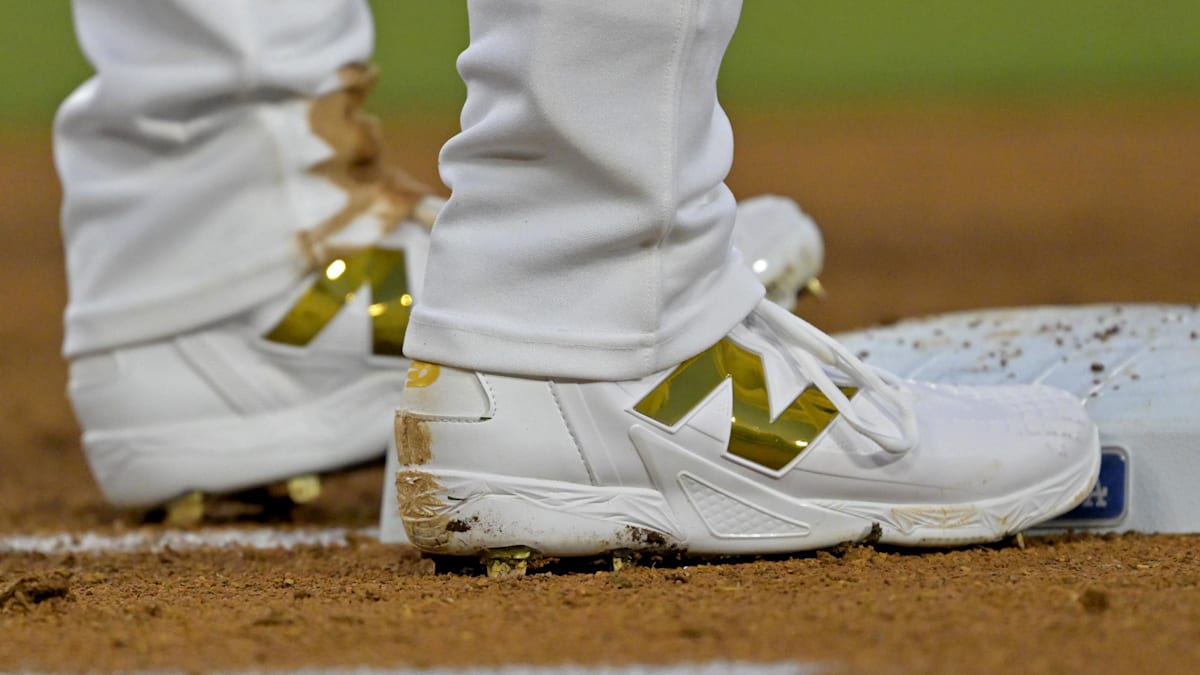 激安！特価品 Shohei Ohtani Debuts New Balance Ohtani 1 in Dodgers Game シューズ