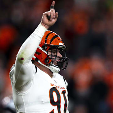 Cincinnati Bengals defensive end Trey Hendrickson (91) holds up his finger after a defensive stop with 4 seconds left in the second half the NFL football game on Sunday, Dec. 19, 2021, at Empower Field in Denver, Co. Cincinnati Bengals defeated Denver Broncos 15-10.