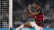 Carlinhos terá nova oportunidade entre os titulares no Flamengo