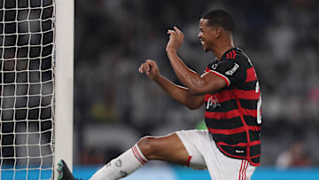 Carlinhos terá nova oportunidade entre os titulares no Flamengo