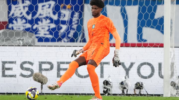 Goleiro estaria na mira de gigante europeu Goleiro estaria na mira de gigante europeu