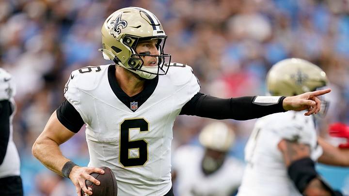 New Orleans Saints quarterback Tyler Shough (6) looks down field during the third quarter against the Tennessee Titans at Nissan Stadium in Nashville, Tenn., Sunday, Dec. 28, 2025.